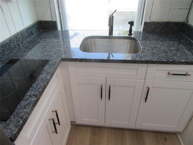 Building Photo - 524 3rd St N