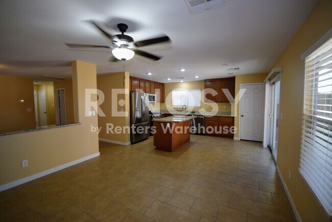 Building Photo - Space, Comfort, and a Layout Built for Real Life -- Iron Mountain Ranch