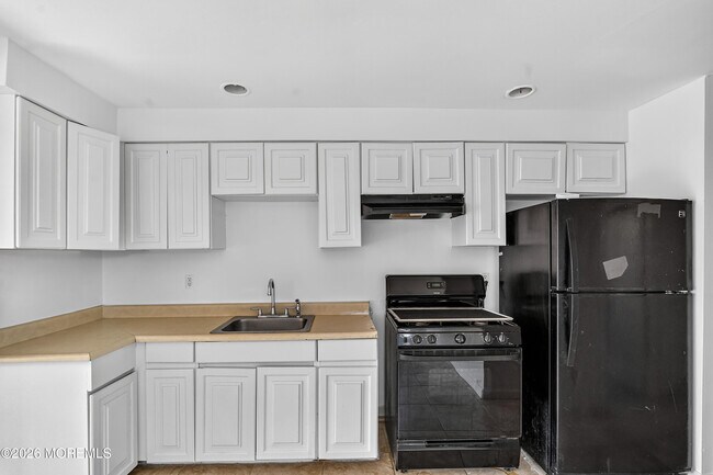 Building Photo - 217 Orange Ave