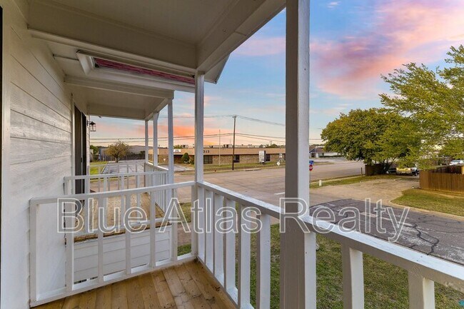 Building Photo - 2302 Indigo Ln