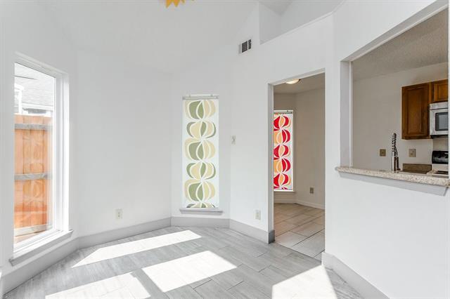 Building Photo - 4124 Hollow Oak Dr