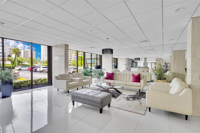 Building Photo - 2049 S Ocean Dr