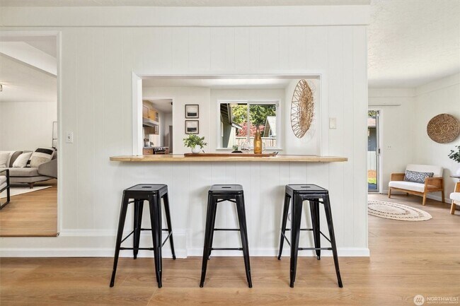 Building Photo - 4Bd/1.75Ba Seattle House