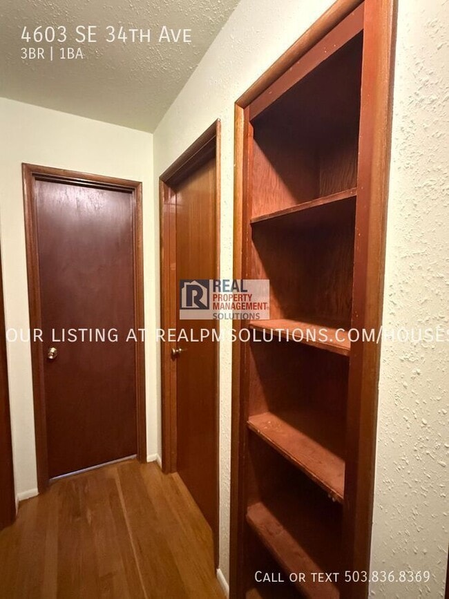 Building Photo - 4603 SE 34th Ave