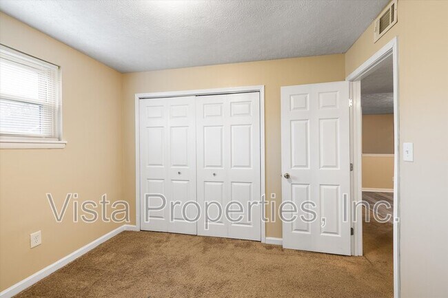 Building Photo - 4119 Glen Hill Manor Dr