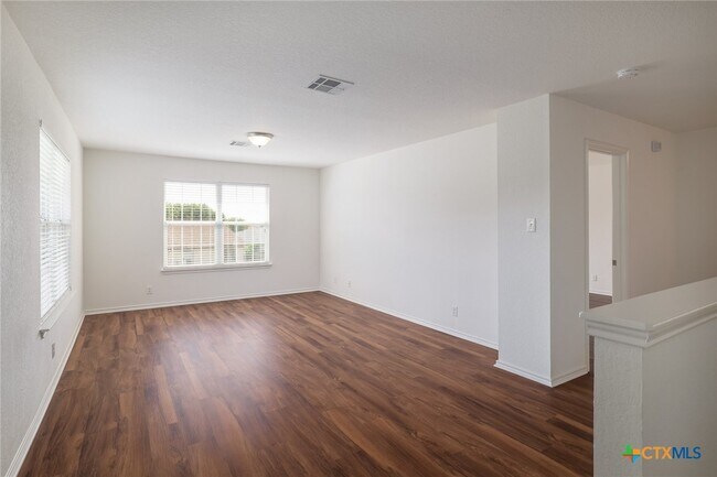 Building Photo - 196 Cazador Dr