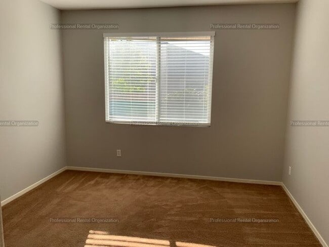 Building Photo - Your New Home Awaits: 3-Bedroom Beauty in ...