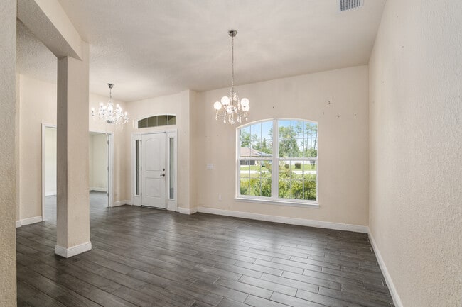 Building Photo - 10910 SW 41st Ave