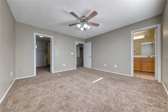 Building Photo - 7237 Twin Maples Ct