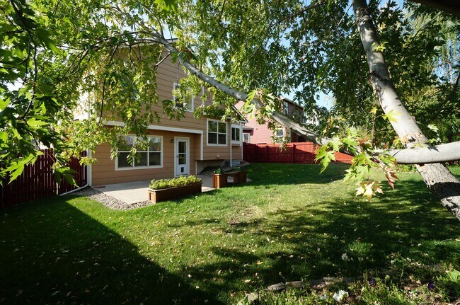 Building Photo - 1072 Scarlet Oak Dr