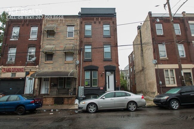 Building Photo - Modern Brewerytown Two Bedroom / Two Bathr...