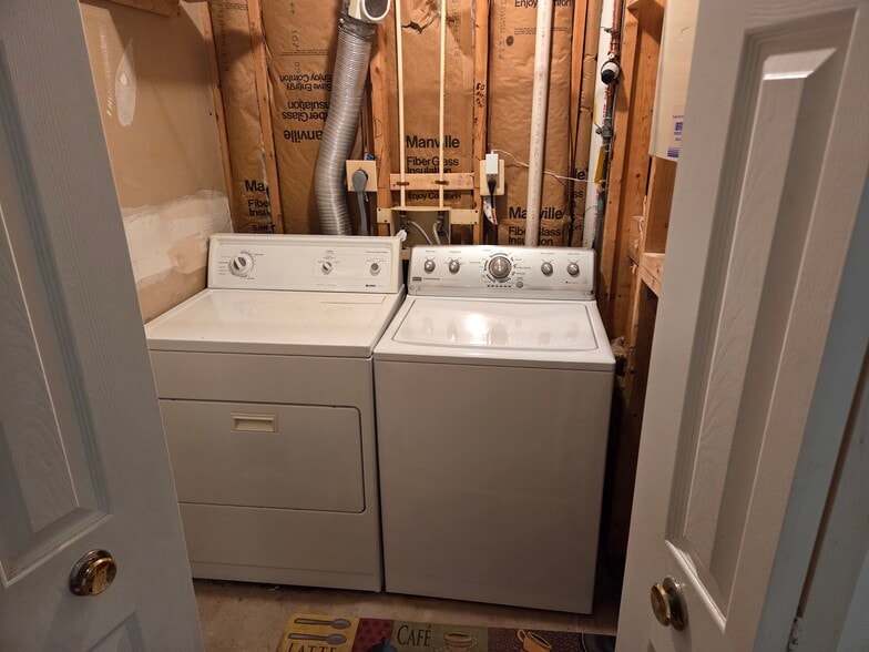 Laundry - 115 Waltham Ct
