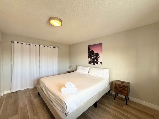 Building Photo - 3/BD 2/BA Home Near the Las Vegas Strip – ...