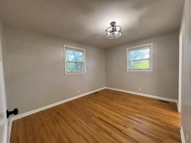 Building Photo - 779 Hayden Dr