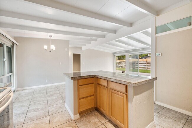 Building Photo - 71996 Vista Del Rio