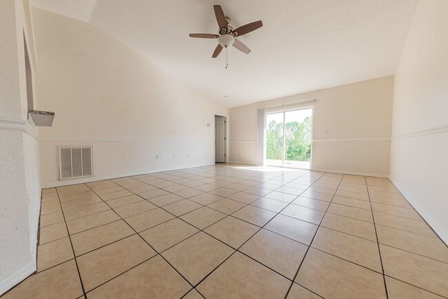 Building Photo - 2816 Blush Dr