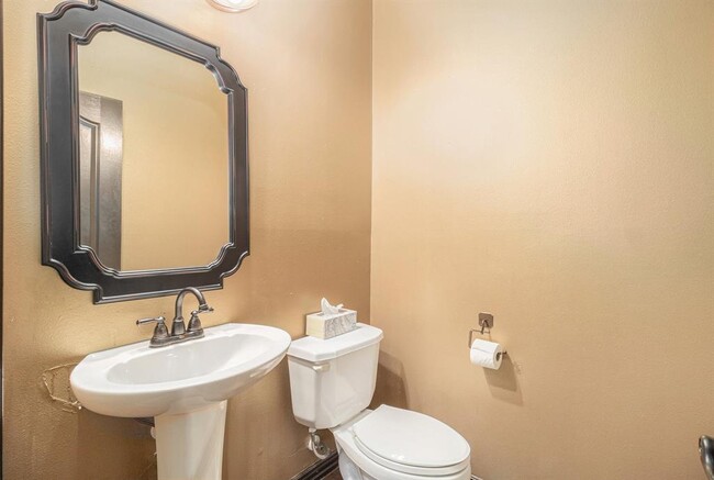 Building Photo - 4508 Biscayne Bend Ln