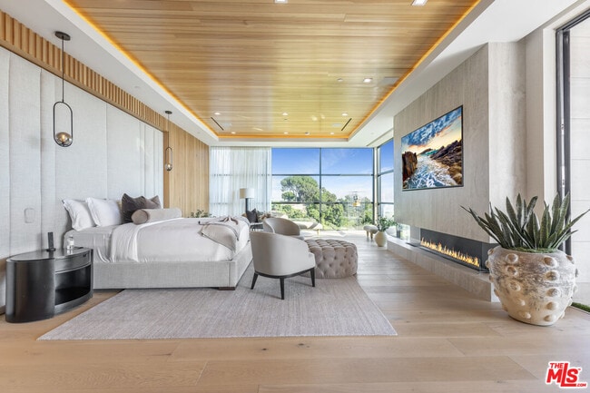 Building Photo - 1033 Somera Rd