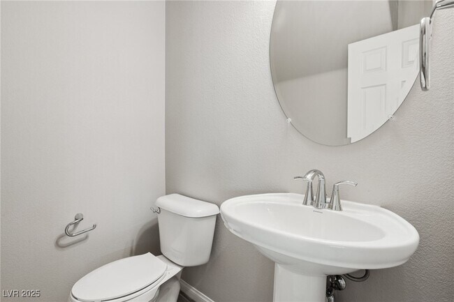 Building Photo - 5947 Rockway Glen Ave