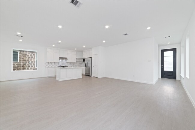 Building Photo - 31409 Moore Rd