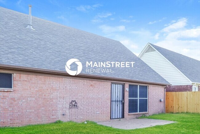 Building Photo - 4 Bedroom Pet-Friendly Home in cordova, TN with Main Street Renewal