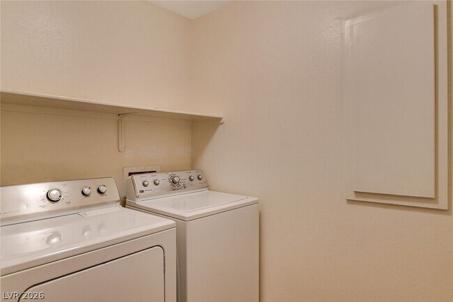 Building Photo - 656 Doubleshot Ln