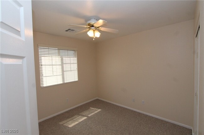 Building Photo - 2586 Highland Cliff Dr