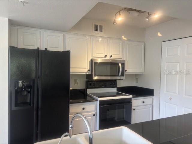 Building Photo - 2400 Feather Sound Dr
