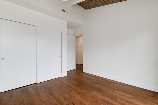 Building Photo - 4373 Loma Riviera Ct