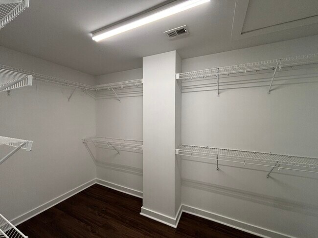 Building Photo - 510 Marlboro Ave