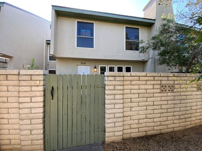 Building Photo - *Owner Broker* 2 Bedroom Townhome Availabl...