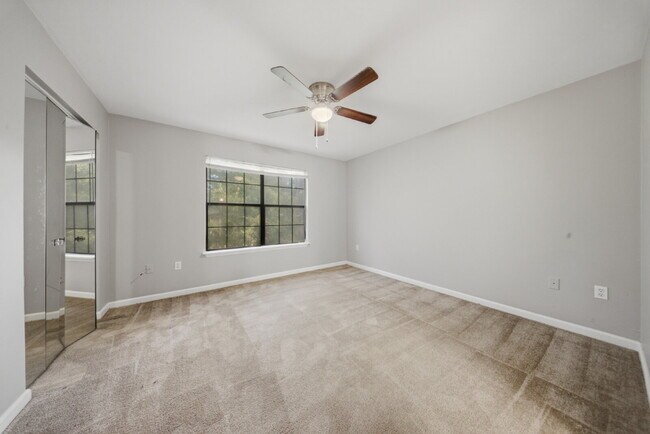 Building Photo - 132 Dixie Dr