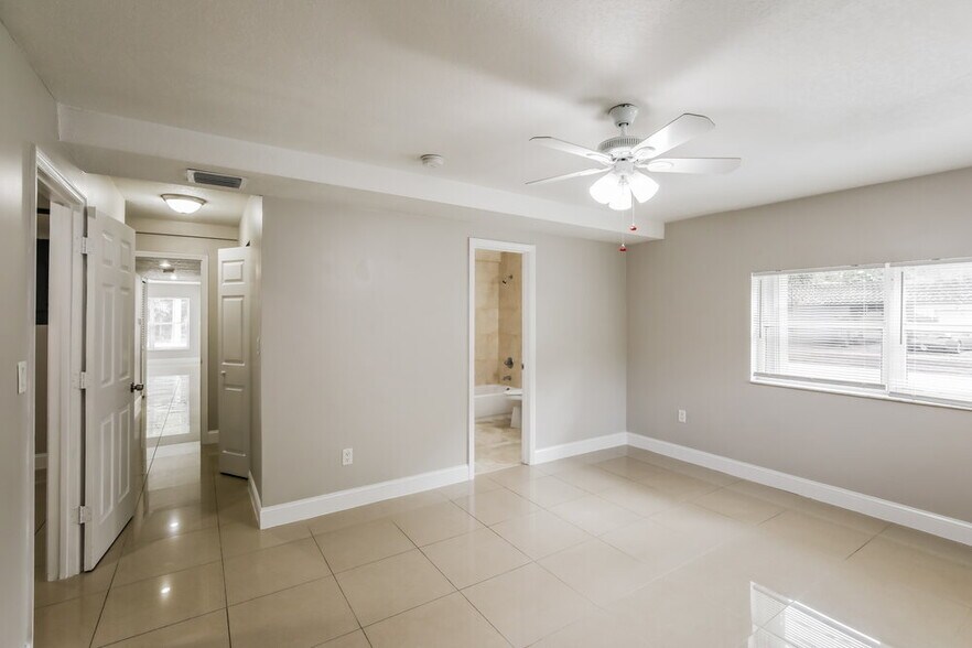 Building Photo - 9100 NW 3rd Ave