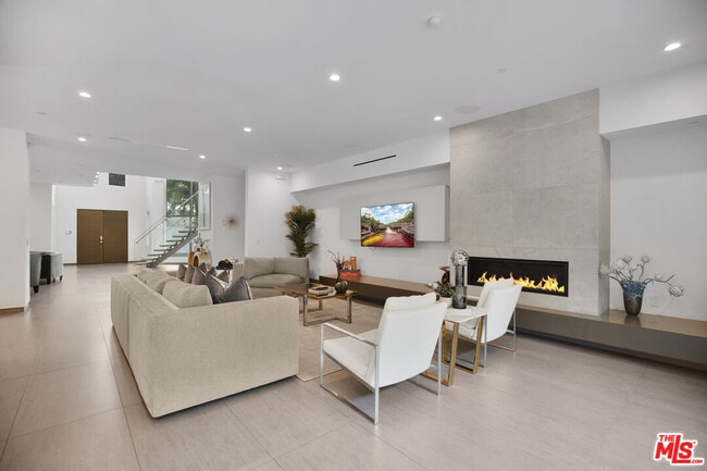 Building Photo - 6379 Colgate Ave