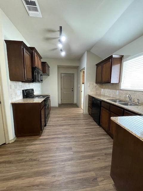 Building Photo - 3117 Yosemite Dr