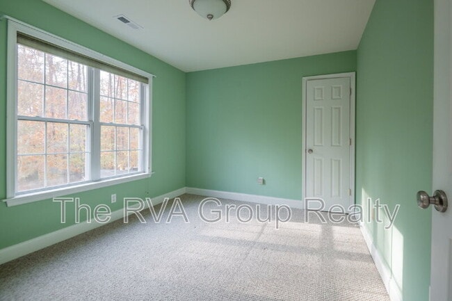 Building Photo - 79 River Run Ln