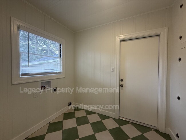 Building Photo - 45 1st St