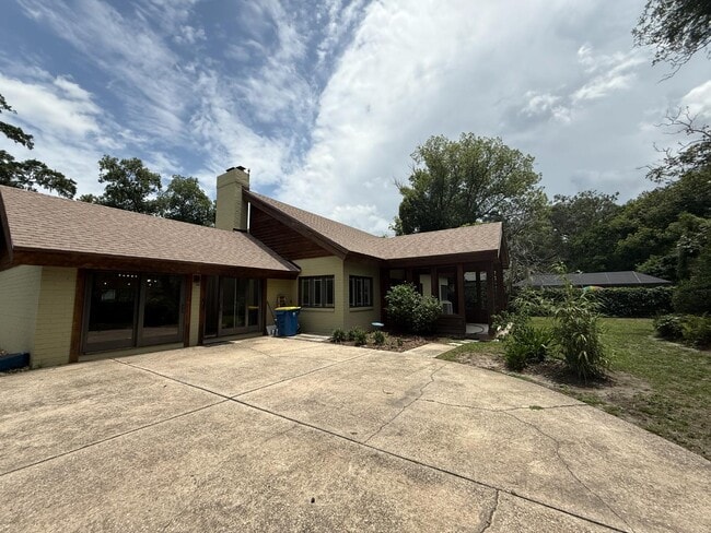 Building Photo - 5432 Grove Ave