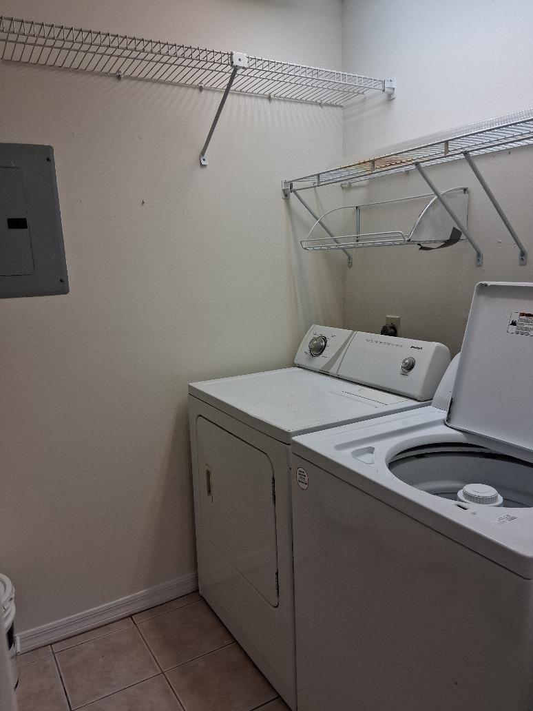 101 Bent Tree Laundry room - 101 Bent Tree Dr