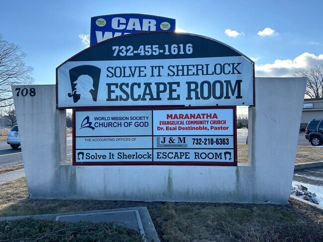 Building Photo - 1700 Heck Ave