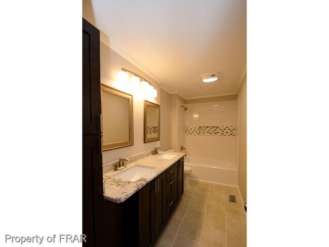 Building Photo - 1710 Chateau Cir
