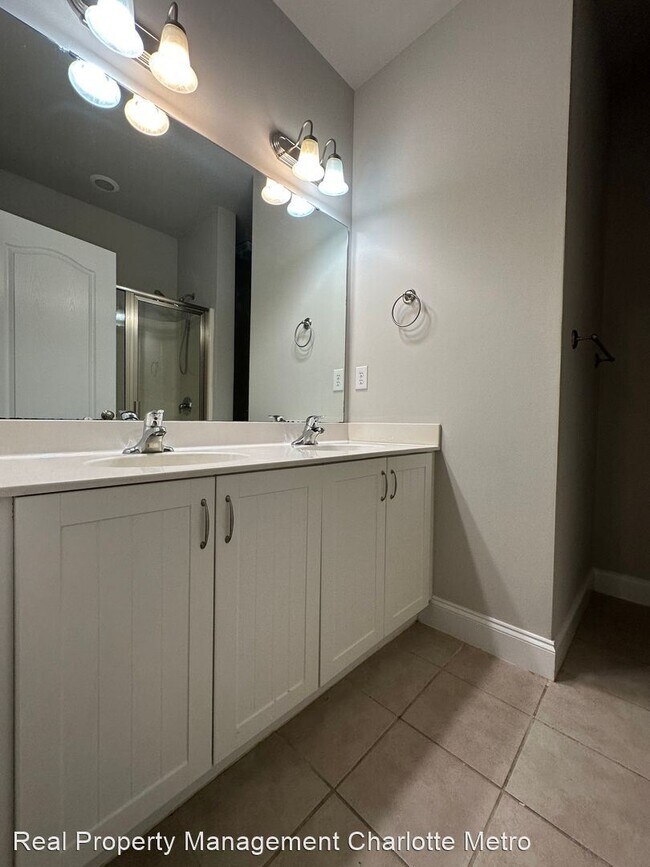 Building Photo - 2 br, 2.5 bath House - 1122 Dean Hall Lane