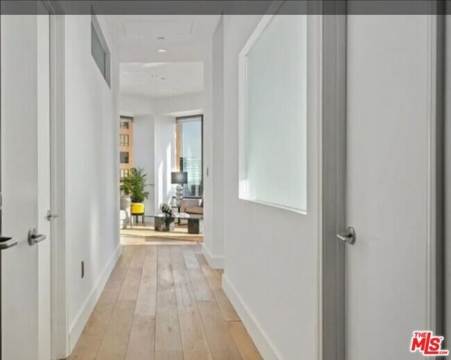 Building Photo - 1100 Wilshire Blvd