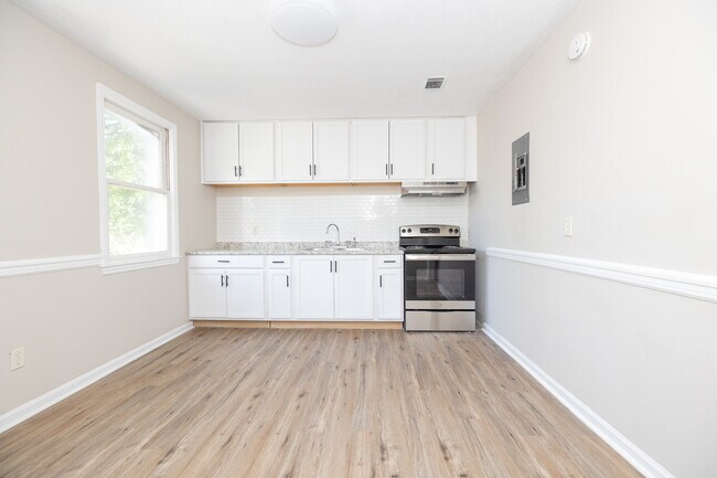 Building Photo - 1300 18th St