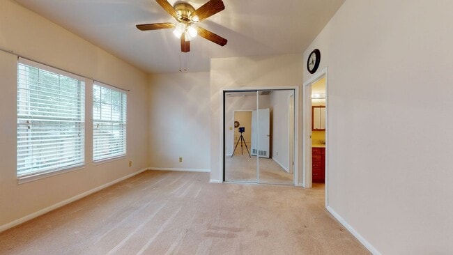 Building Photo - 1371 Nightingale