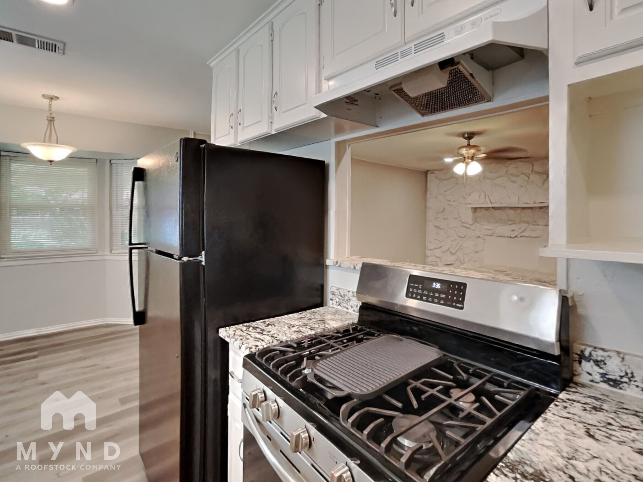 Building Photo - 904 Redbud St