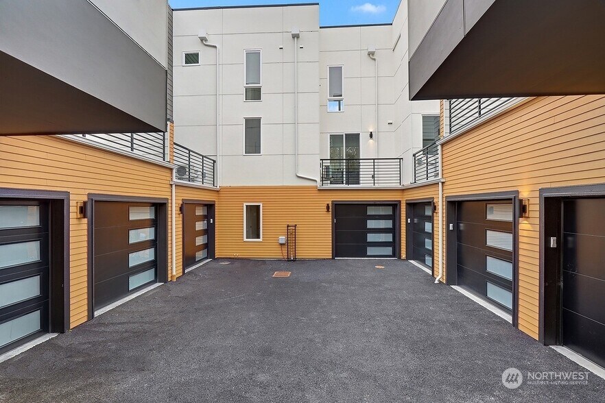 Building Photo - 1467 S Columbian Way