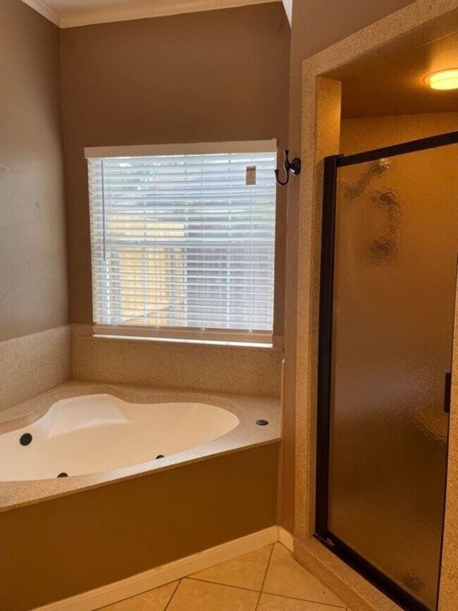 Building Photo - Application Received! No Pets! Beautiful 4...