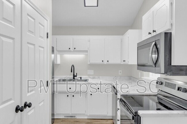 Building Photo - 244 Oak Valley Dr