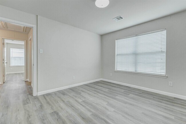 Building Photo - 7027 Parkford Meadow Dr